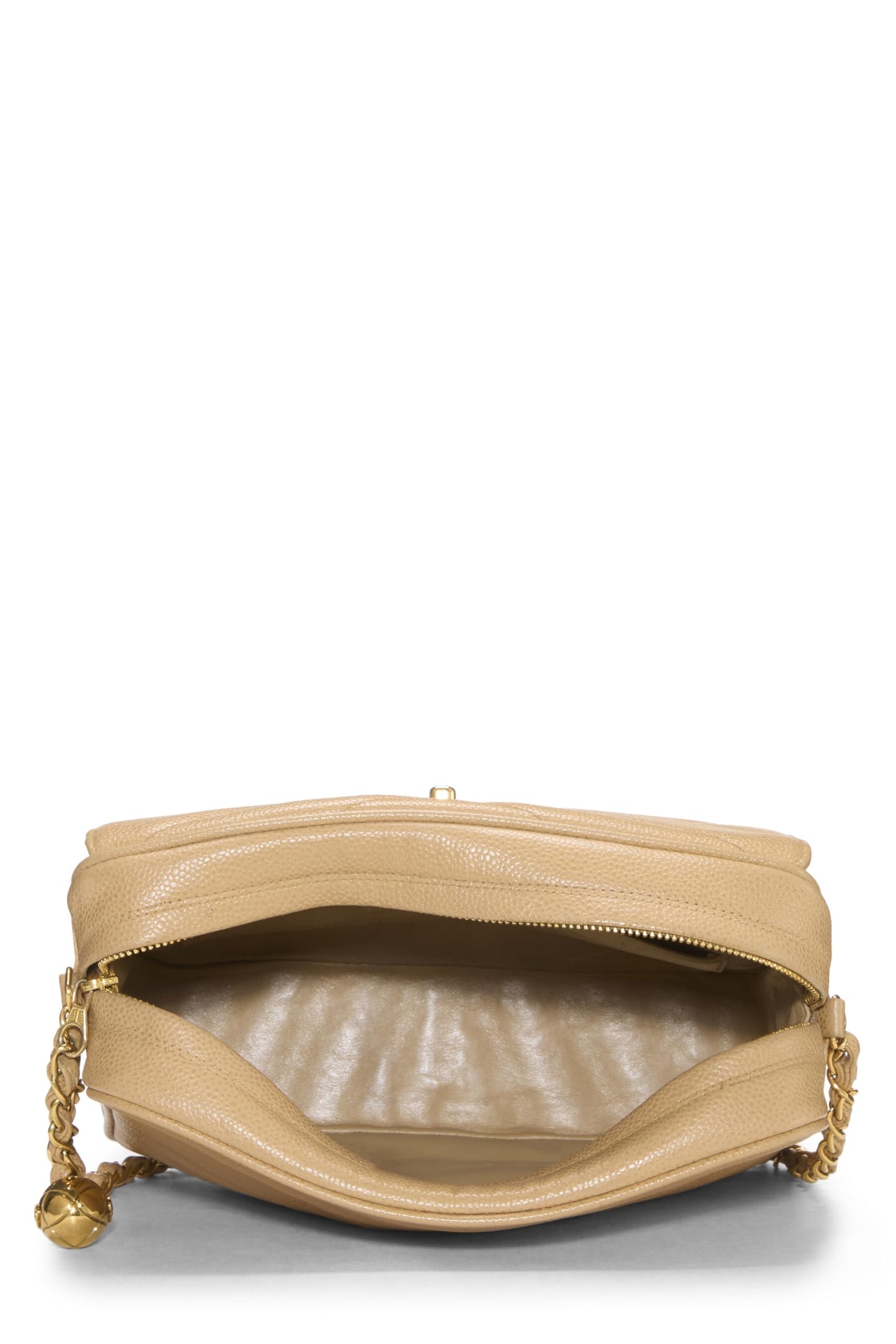 Chanel, Bolso para cámara tipo sobre de caviar acolchado beige Pre-Loved, mediano, Beige