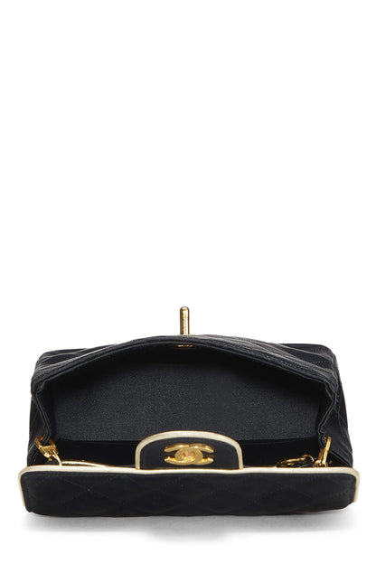 Chanel, Mini sac à rabat à demi-patte en satin matelassé noir d'occasion, noir