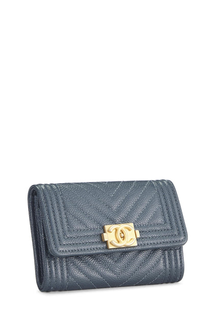 Chanel, porte-monnaie bleu caviar à chevrons pour garçon, d'occasion, bleu