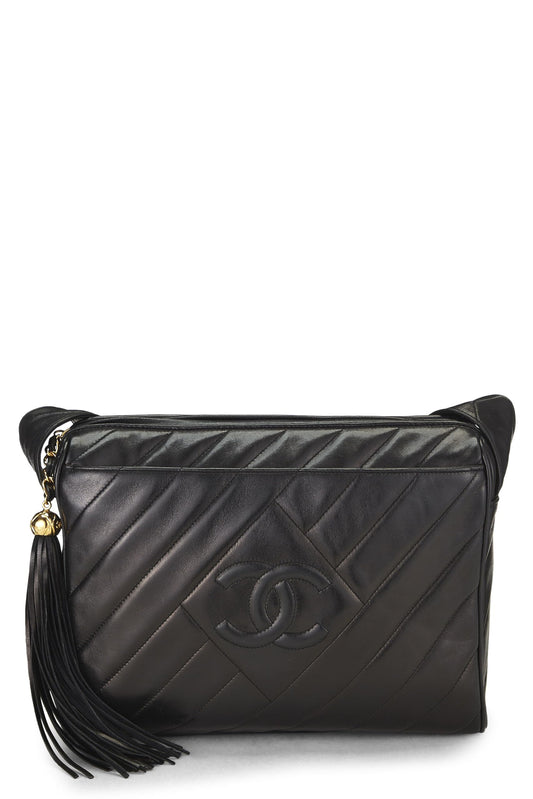 Chanel, Bolso grande para cámara 'CC' con diamantes de piel de cordero negra Pre-Loved, Negro