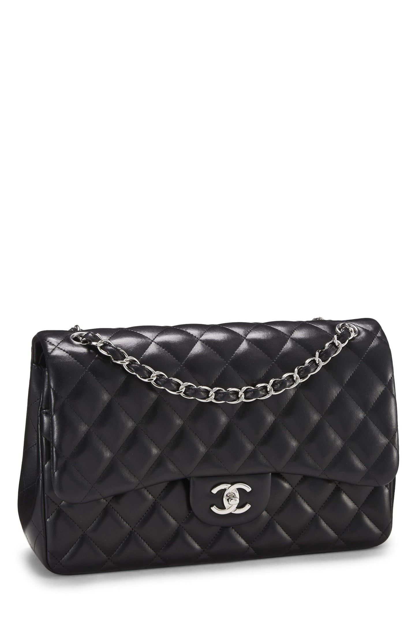 Chanel, Jumbo clásico con doble solapa y piel de cordero acolchada negra Pre-Loved, Negro