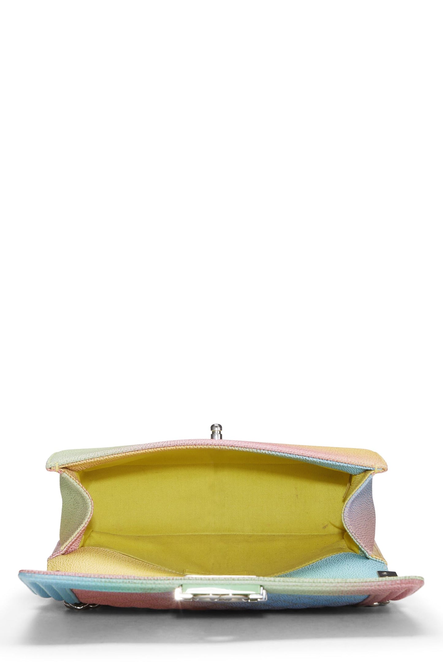 Chanel, sac à main matelassé Rainbow Caviar Boy de taille moyenne, vert