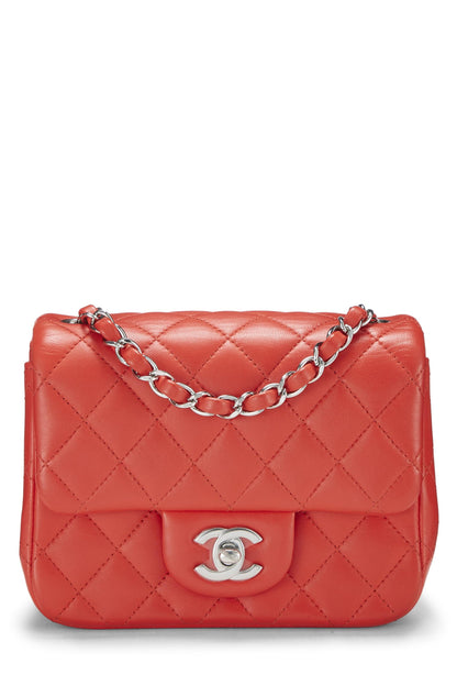 Chanel, Mini sac à rabat carré classique en cuir d'agneau matelassé rouge d'occasion, rouge