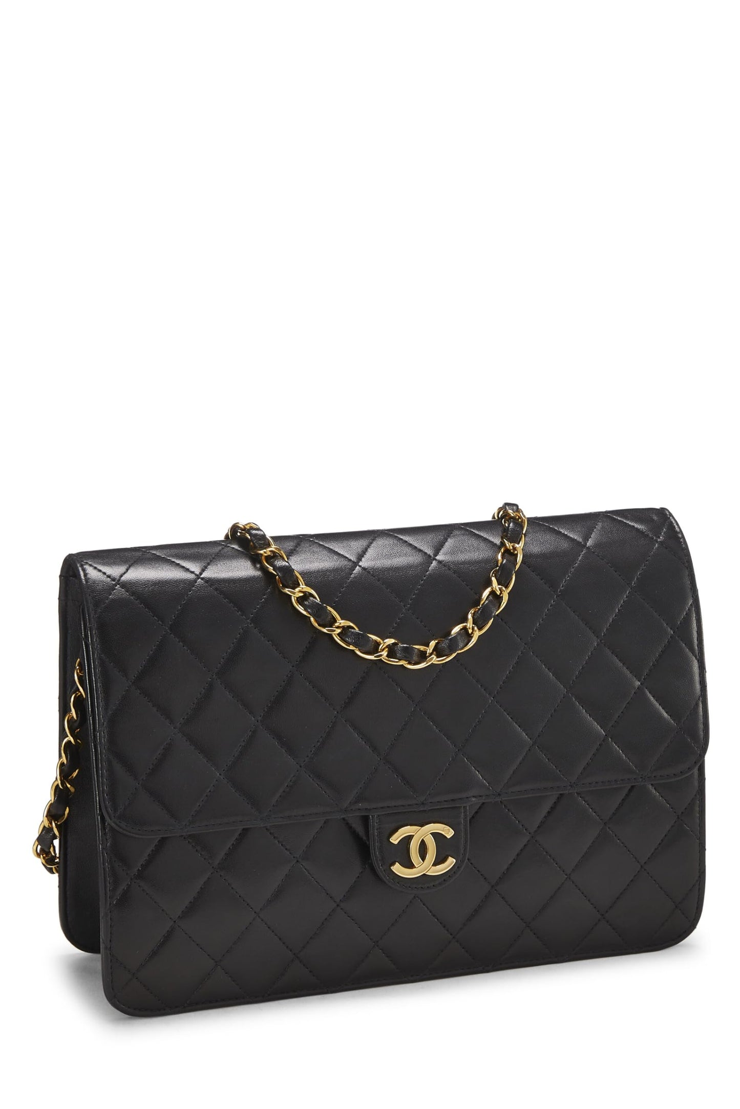 Chanel, sac à rabat matelassé en cuir d'agneau noir de taille moyenne, d'occasion, noir