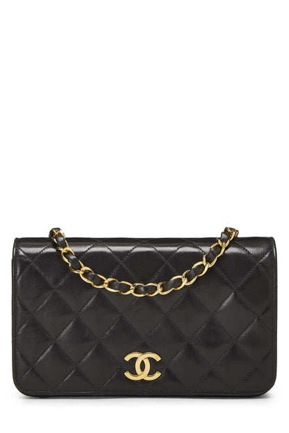 Chanel, Mini solapa completa con broche de piel de cordero acolchada negra Pre-Loved, Negro