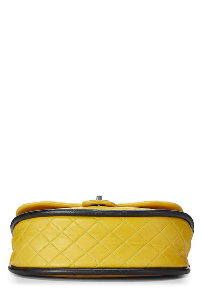 Chanel, sac hula hoop en cuir d'agneau matelassé jaune d'occasion, taille moyenne, jaune