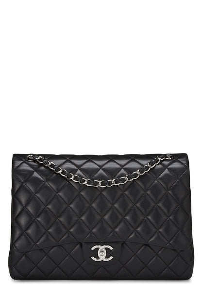 Chanel, Maxi classique à double rabat en cuir d'agneau matelassé noir d'occasion, noir