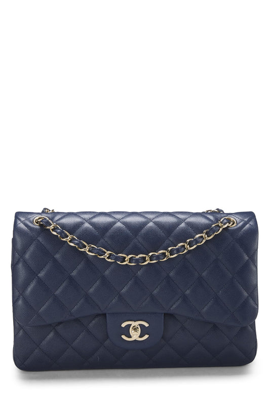 Chanel, sac à main jumbo à double rabat matelassé bleu marine, d'occasion, New Classic, bleu marine