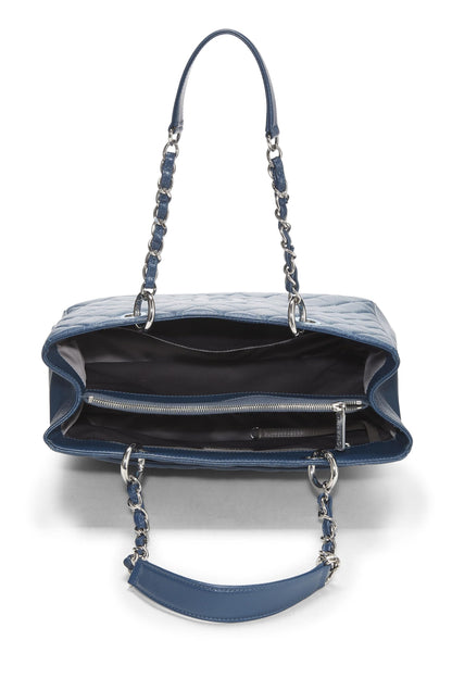 Chanel, Grand sac cabas matelassé beige Caviar d'occasion (GST), bleu