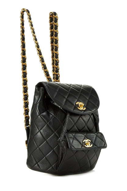 Chanel, Mochila clásica mediana 'CC' de piel de cordero acolchada negra Pre-Loved, Negro