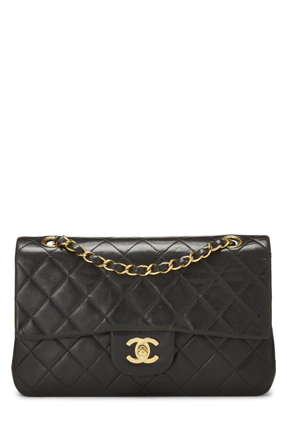 Chanel, Solapa doble clásica de piel de cordero acolchada negra Pre-Loved pequeña, Negro