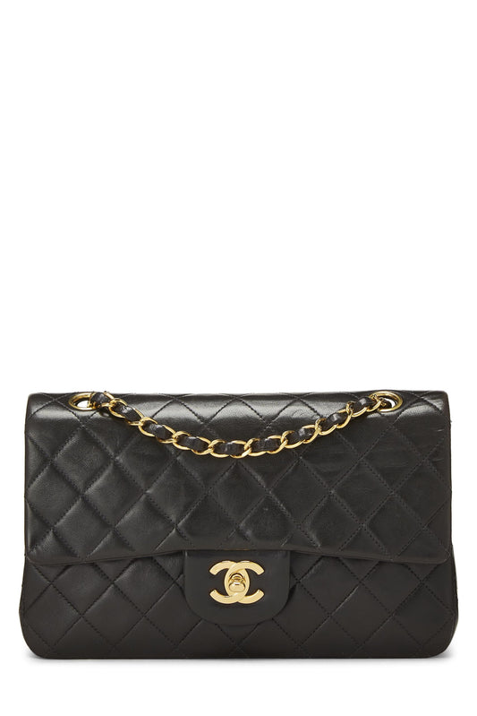 Chanel, Solapa doble clásica de piel de cordero acolchada negra Pre-Loved pequeña, Negro