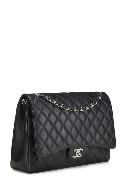 Chanel, Maxi classique à double rabat en cuir d'agneau matelassé noir d'occasion, noir