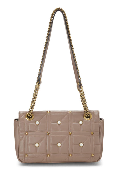 Gucci, sac à bandoulière GG Marmont en cuir beige et fausses perles, petit modèle, beige