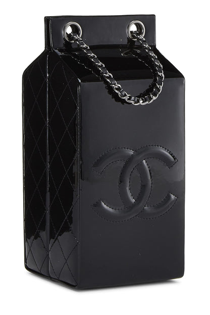 Chanel, sac en carton de lait en cuir verni noir d'occasion, noir