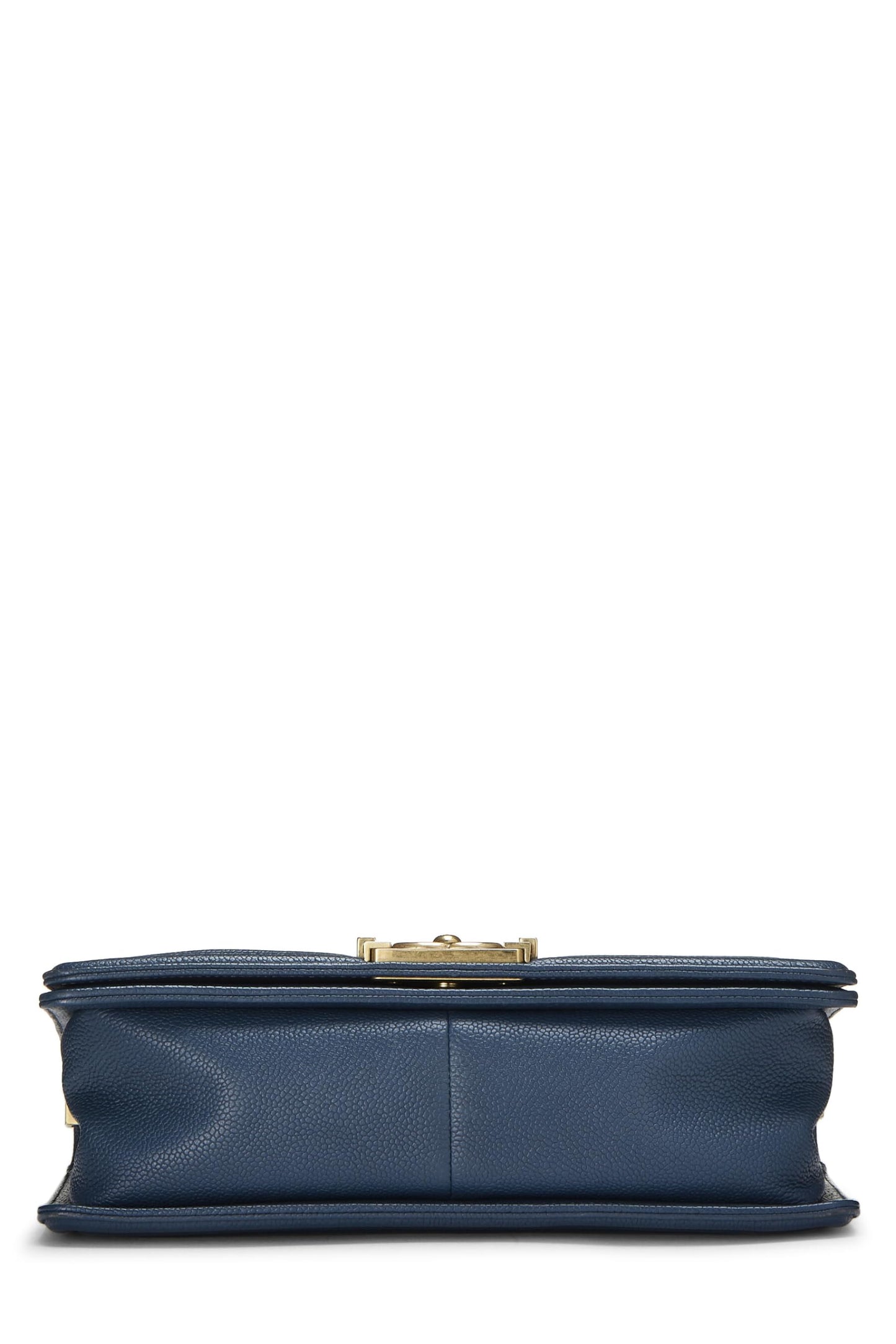 Chanel, sac Boy Caviar matelassé bleu d'occasion de taille moyenne, bleu