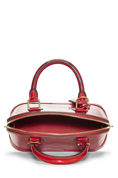 Louis Vuitton, Vernis Alma BB Cerise Monogram d'occasion, Rouge