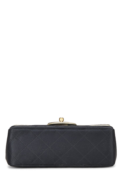 Chanel, Mini sac à rabat à demi-patte en satin matelassé noir d'occasion, noir