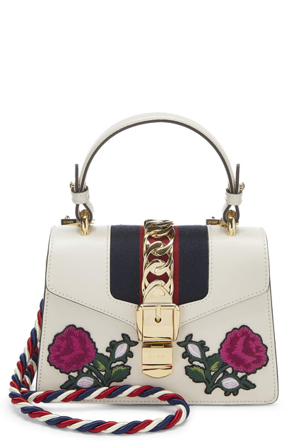 Gucci, Sylvie con tribanda de cuero bordada en blanco Pre-Loved, Blanco