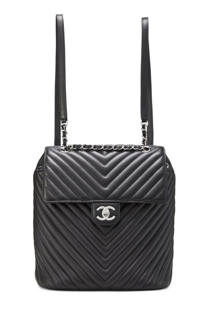 Chanel, Mochila Urban Spirit de piel de cordero con chevron negro Pre-Loved, Negro