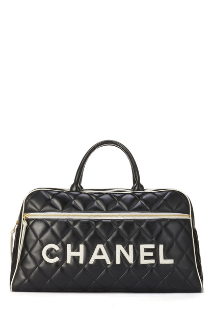 Chanel, Bombín grande de piel de becerro acolchado negro Pre-Loved, Negro