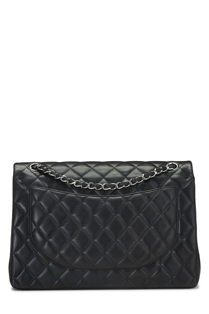 Chanel, Maxi classique à double rabat en cuir d'agneau matelassé noir d'occasion, noir