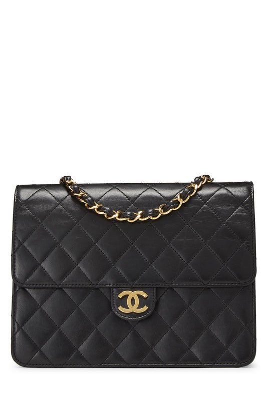 Chanel, Petit sac à rabat en cuir d'agneau noir d'occasion, noir