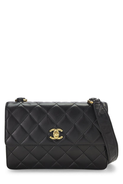 Chanel, sac à bandoulière en cuir d'agneau matelassé noir d'occasion, noir