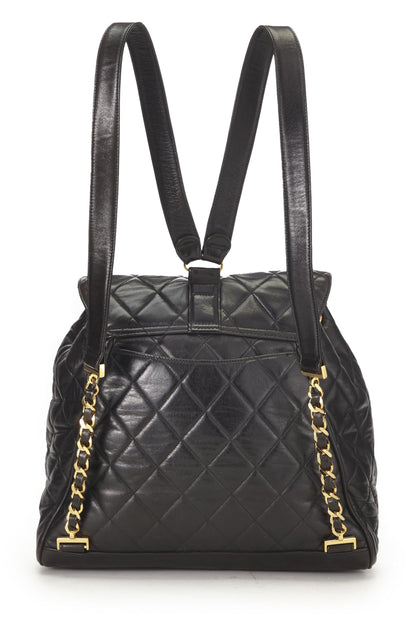 Chanel, Mochila grande de piel de cordero acolchada negra Pre-Loved, Negro