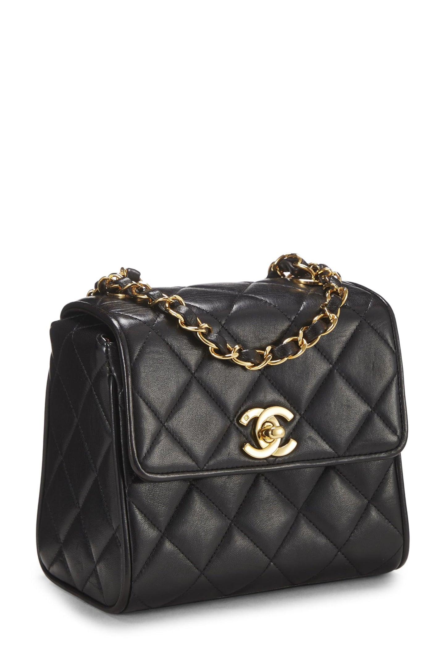 Chanel, Mini sac à rabat en cuir d'agneau matelassé noir d'occasion, noir