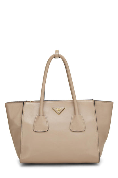 Prada, Pre-Loved Beige Vitello Daino Trapeze Tote, Beige