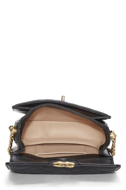 Chanel, Mini sac messager Moon Flap en cuir de veau noir d'occasion, noir