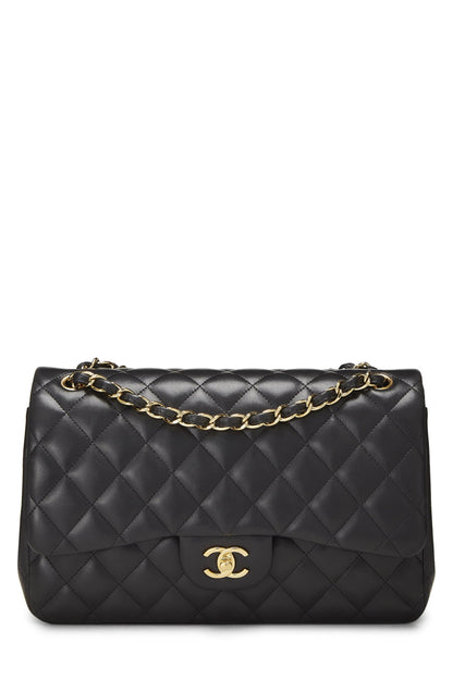 Chanel, sac à main jumbo à double rabat en cuir d'agneau matelassé noir d'occasion, noir