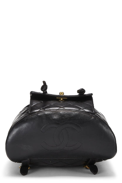 Chanel, sac à dos classique « CC » en cuir d'agneau matelassé noir de taille moyenne, noir