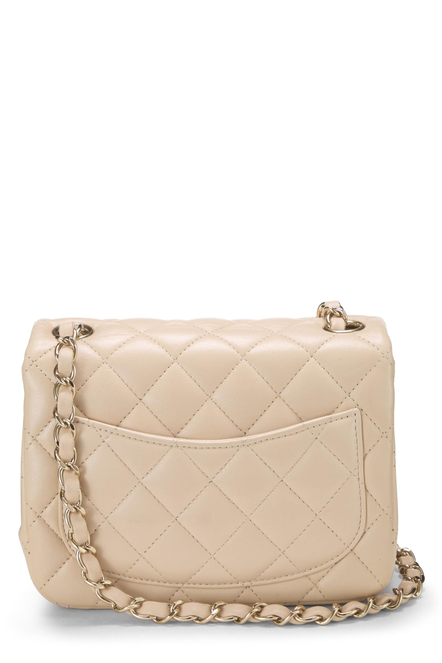 Chanel, Mini sac carré à rabat en cuir d'agneau matelassé beige d'occasion, beige