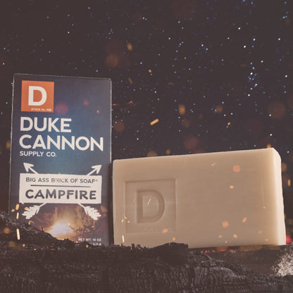 Jabón en bloque para hombres Duke Cannon "Great American Frontier" - Campfire, 10 oz (paquete de 3)