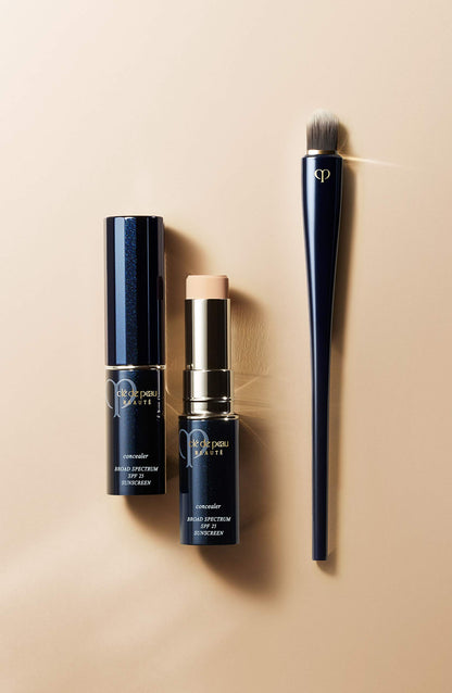 Clé de Peau Beauté, Brocha correctora