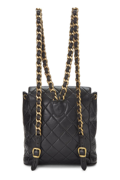 Chanel, Mochila clásica mediana 'CC' de piel de cordero acolchada negra Pre-Loved, Negro