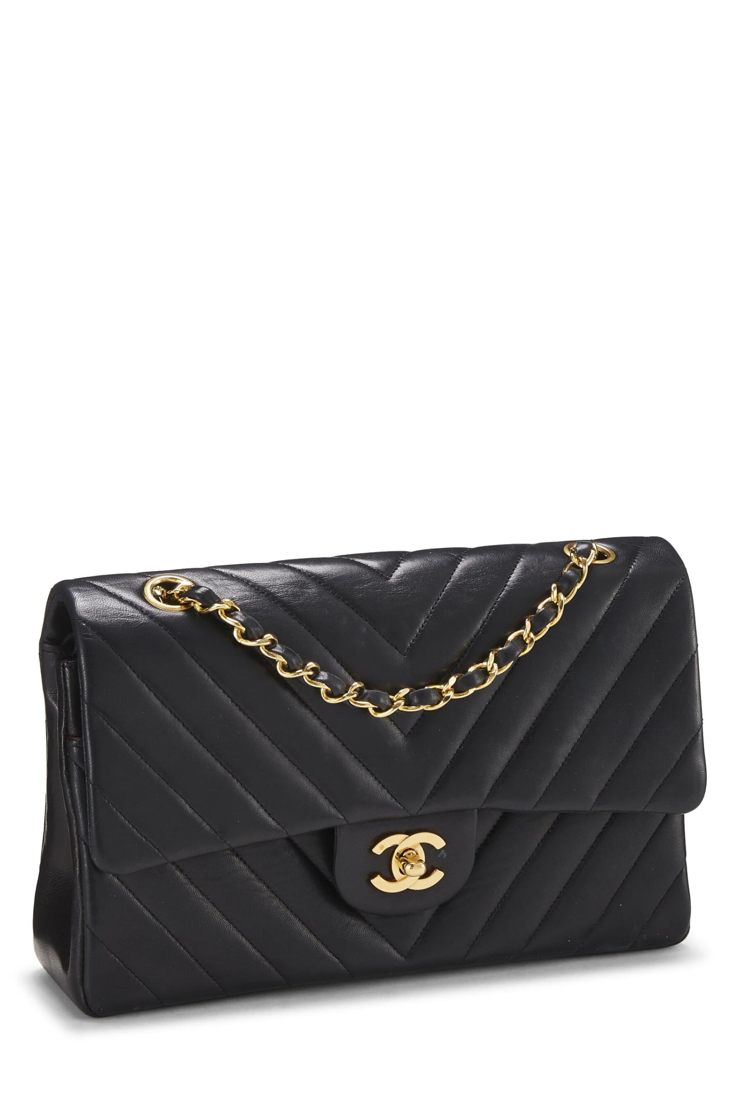 Chanel, sac à main classique à double rabat en cuir d'agneau à chevrons noir de taille moyenne, noir