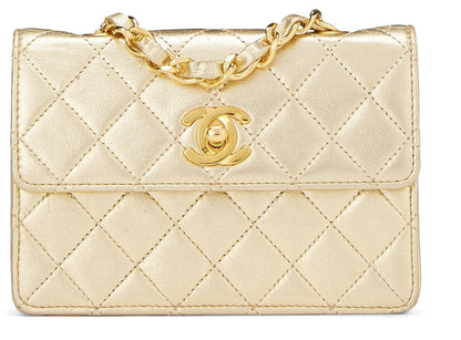 Chanel, sac à main à rabat en cuir d'agneau matelassé métallisé doré d'occasion, doré