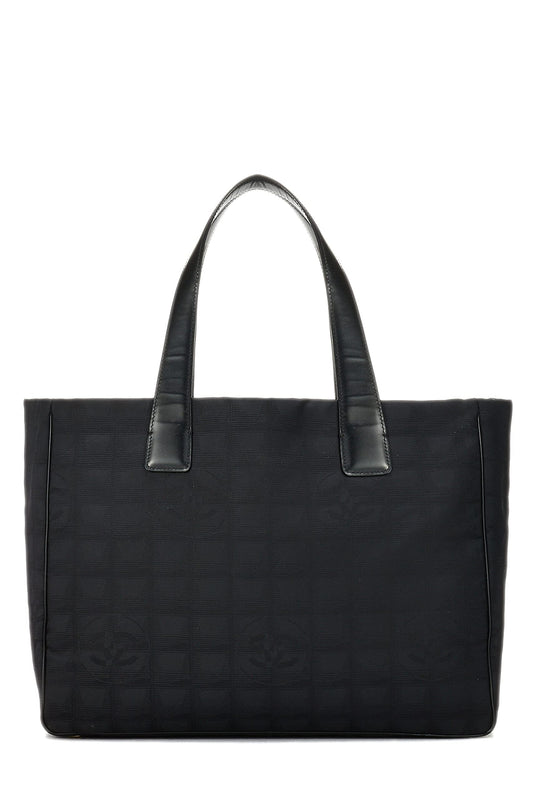 Chanel, sac fourre-tout de voyage en nylon noir d'occasion de taille moyenne, noir