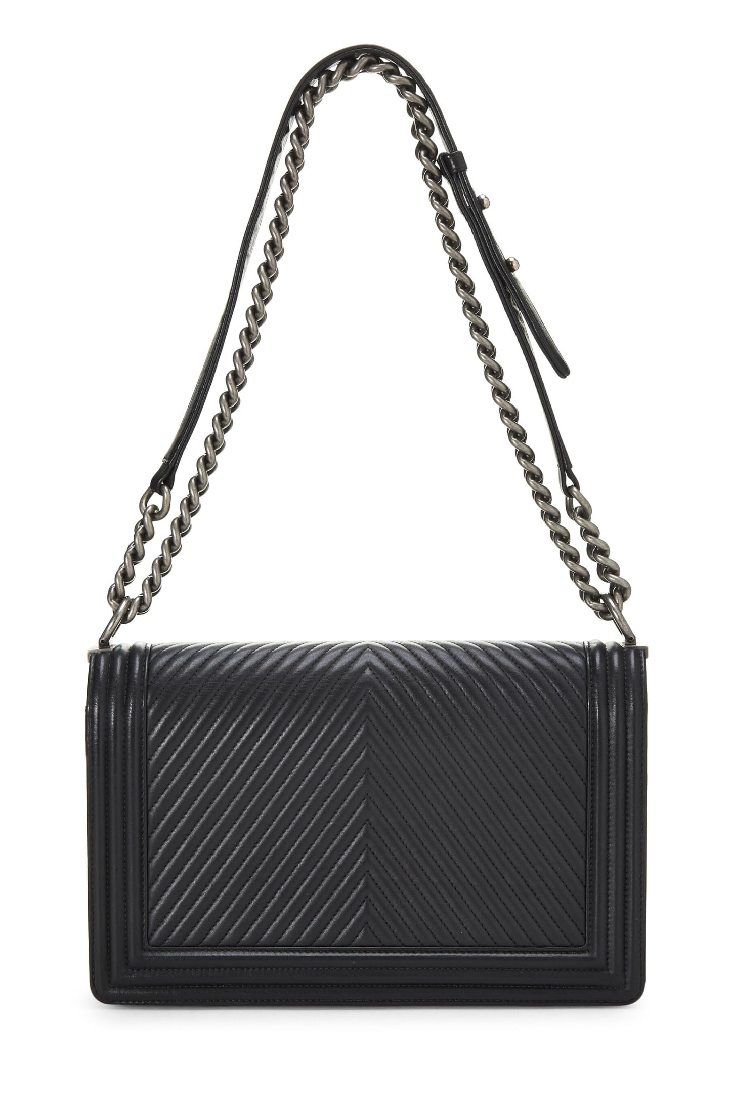 Chanel, sac Boy en cuir de veau noir à chevrons de taille moyenne, d'occasion, noir