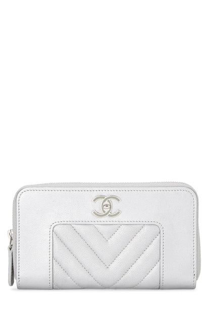 Chanel, Mademoiselle Vintage Zippy en cuir d'agneau argenté d'occasion, argent