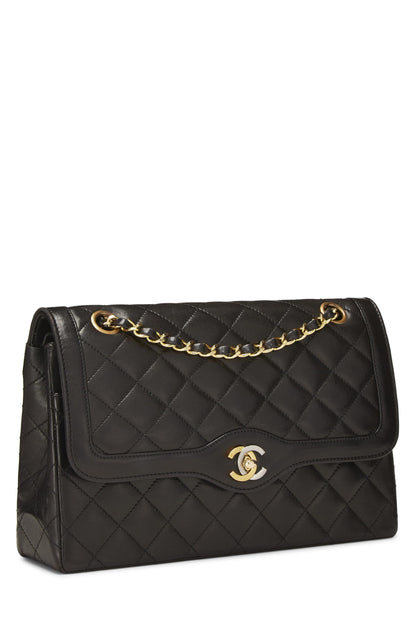 Chanel, sac à rabat double taille moyenne en cuir d'agneau matelassé noir Paris Limited, d'occasion, noir