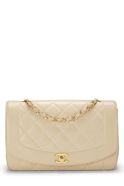 Chanel, Solapa Diana acolchada de piel de cordero beige Pre-Loved mediana, Beige