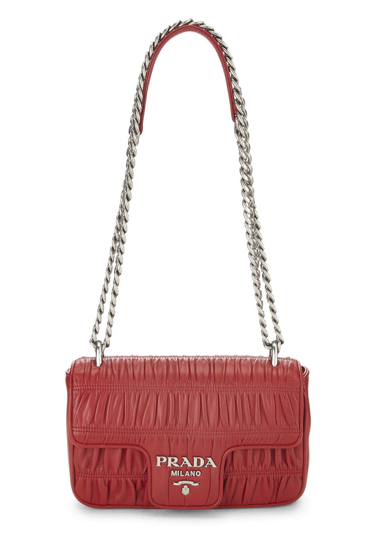 Prada, sac à bandoulière en cuir nappa gaufré rouge d'occasion, rouge