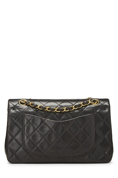 Chanel, sac à main classique à double rabat en cuir d'agneau matelassé noir, petit modèle, noir