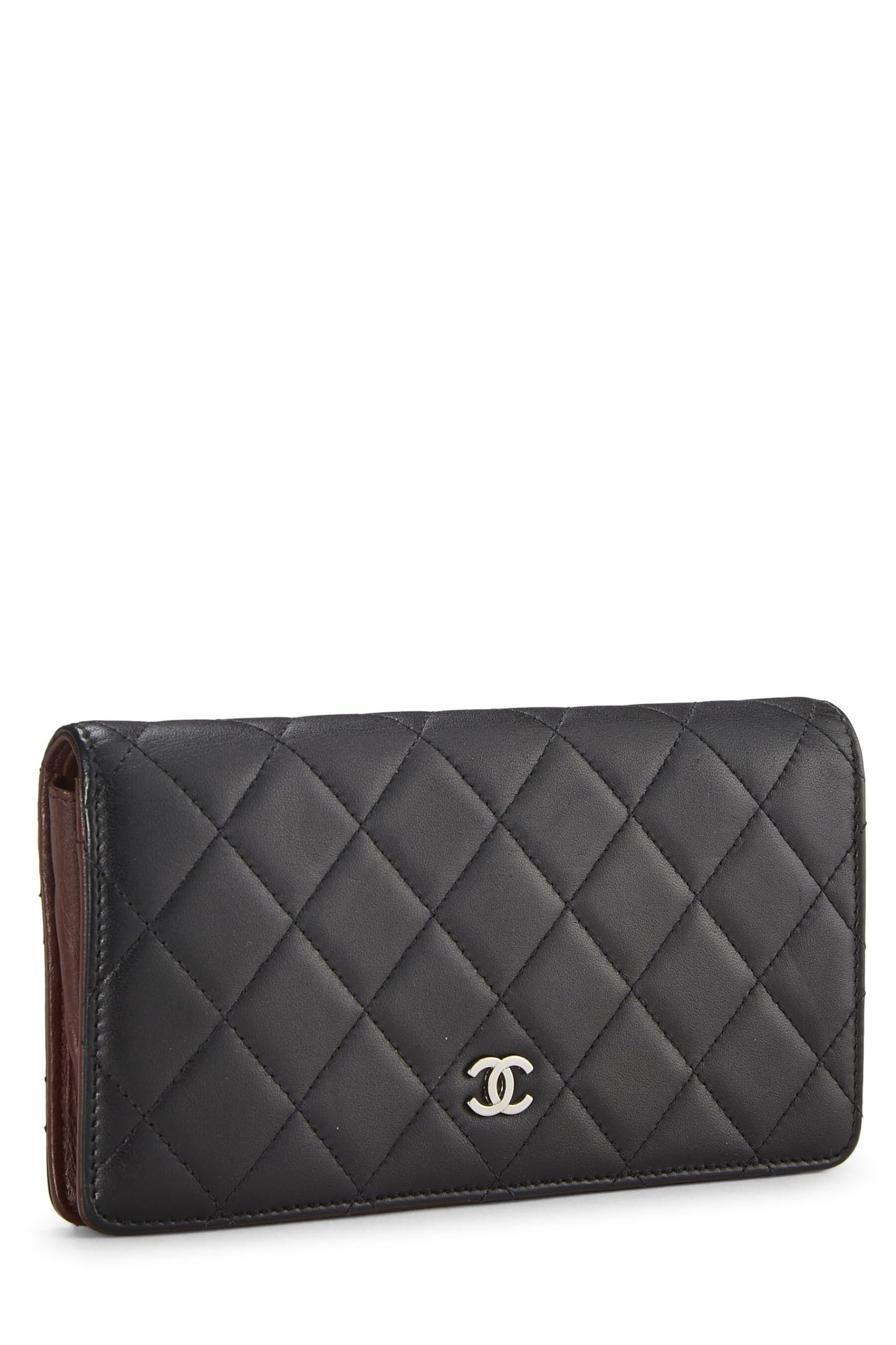 Chanel, portefeuille classique à long rabat en cuir d'agneau matelassé noir d'occasion, noir