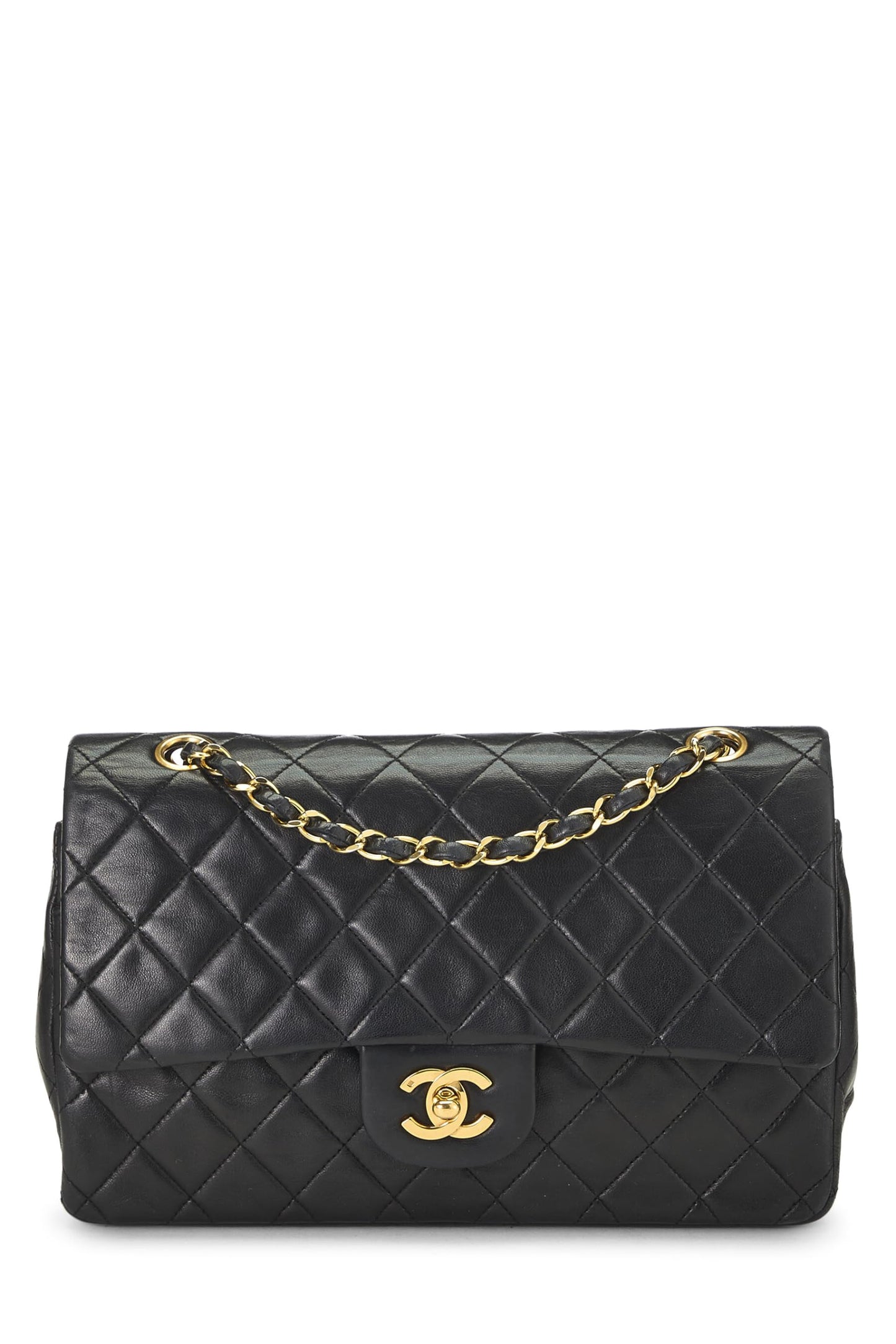 Chanel, sac à main classique à double rabat en cuir d'agneau matelassé noir de taille moyenne, noir