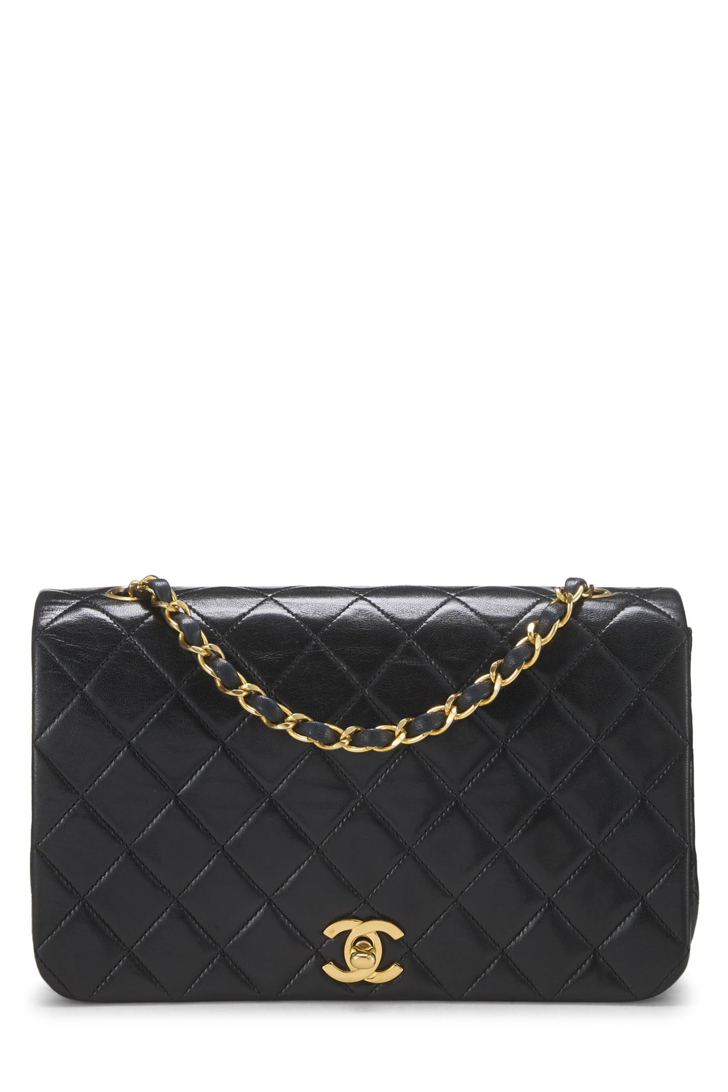 Chanel, petit sac à rabat en cuir d'agneau matelassé noir d'occasion, noir